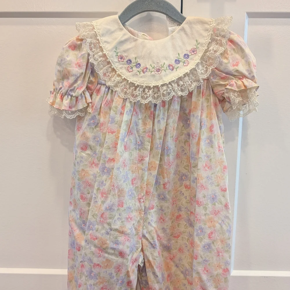 VINTAGE 80s Baby Girl Floral Romper With Embroidered Lace Bib Collar 24 Months